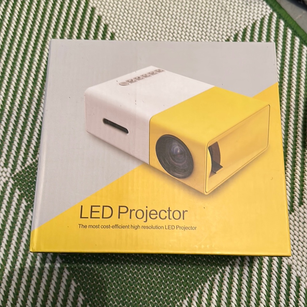 Mini LED Projector | Remote Controlled | HDMI